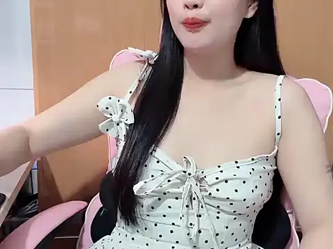 QuynhAnh68 online show from July 6, 2:39 am