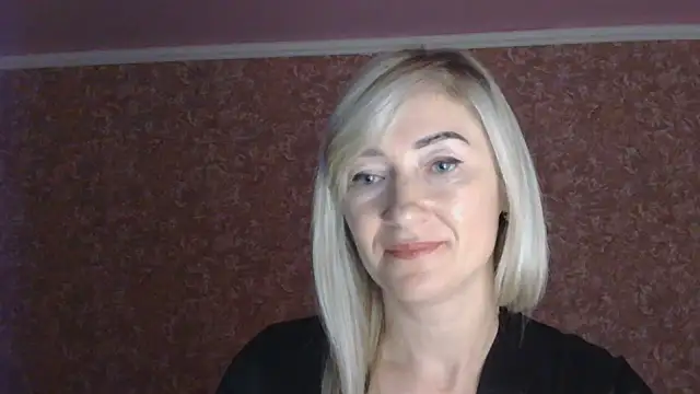 moonlightAnna online show from July 10, 12:01 am