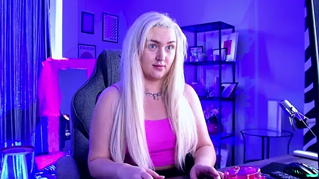 AmelieRowan online show from July 28, 5:16 am