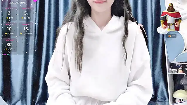 Your-Sunshinee online show from July 28, 5:13 pm