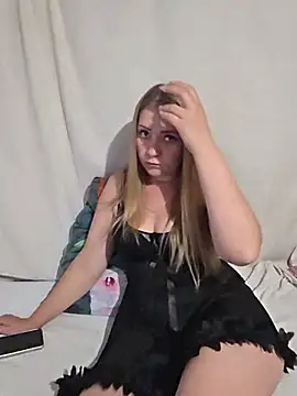 SassiSandra online show from July 11, 1:00 pm