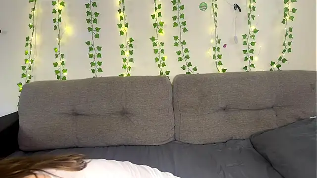 UrSexxLenaxx online show from July 25, 2:46 pm