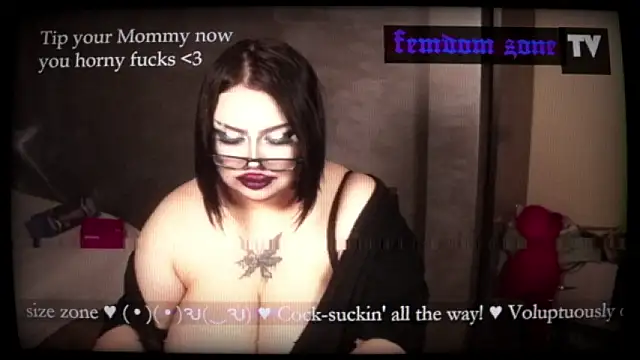KinkyBaddie69 online show from July 29, 1:22 pm