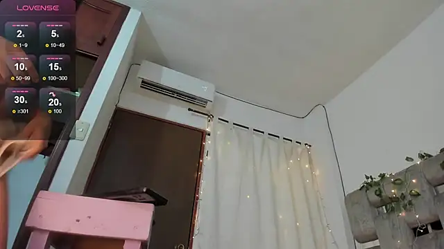 NohaNicole online show from July 19, 8:55 pm