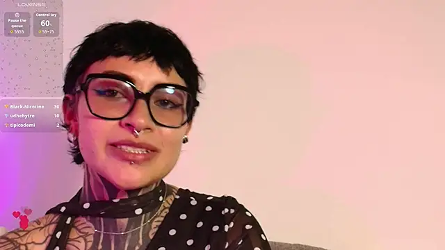 Luana Fiore0 online show from July 28, 8:52 pm