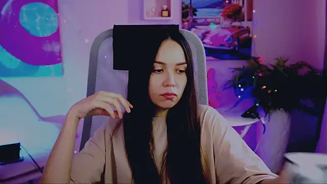 OliviaWeles online show from July 28, 11:17 am