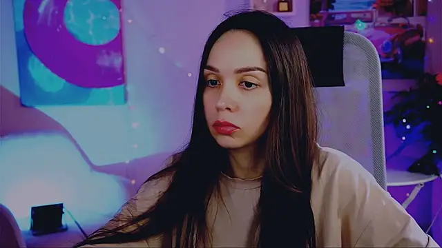 OliviaWeles online show from July 28, 1:43 pm