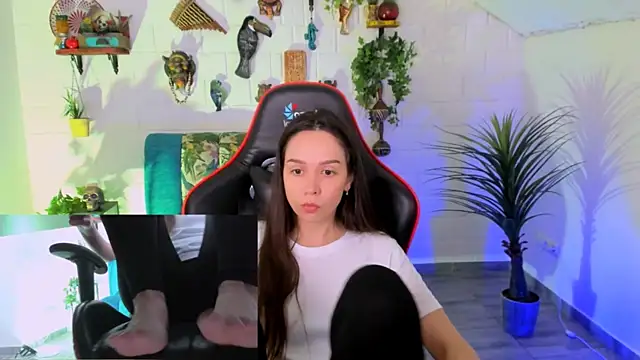 OliviaWeles online show from July 30, 8:48 am