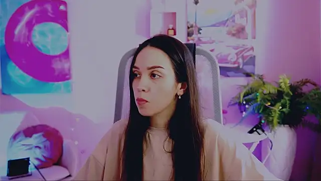 OliviaWeles online show from July 28, 8:12 am