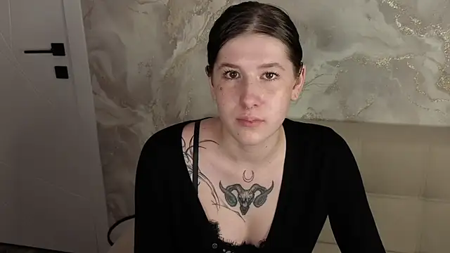 Ester Henderson online show from July 28, 3:21 pm