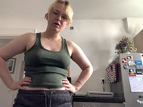 Cariniii online show from July 14, 12:43 pm