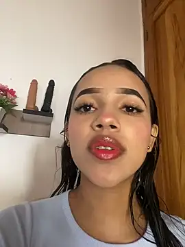 clara em online show from July 27, 2:14 pm