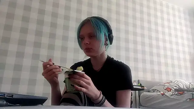 ZolaCoonradt online show from July 20, 10:39 am