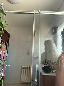 lunavelveett online show from July 7, 1:25 pm
