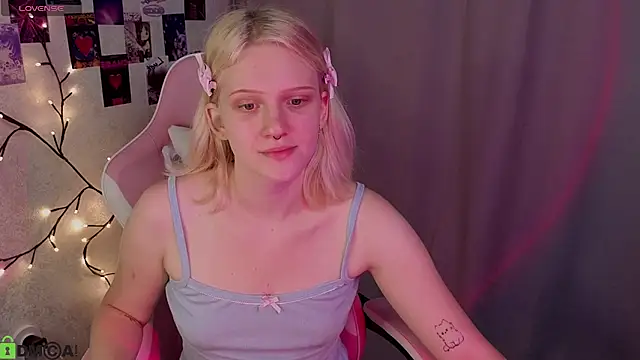 Lilly Jhonass online show from July 27, 1:24 am