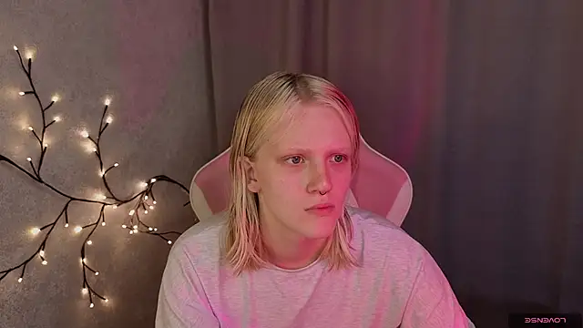Lilly Jhonass online show from July 21, 1:06 am