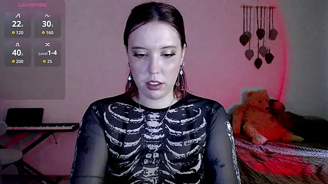 ember lune online show from July 14, 8:30 am