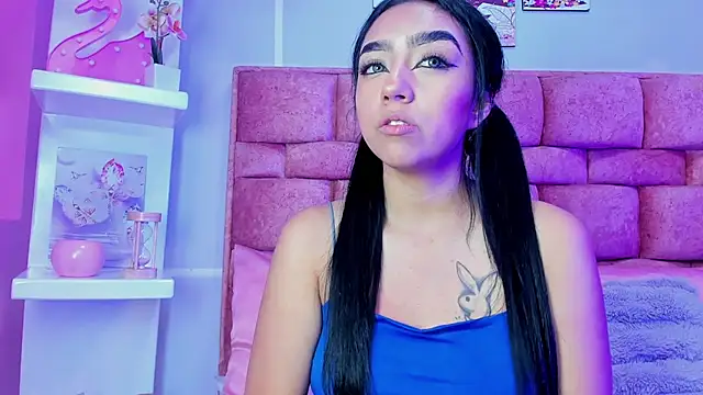 evelyn noa online show from July 22, 3:40 am
