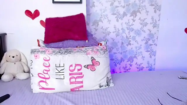 vanessacuter online show from July 28, 8:52 pm