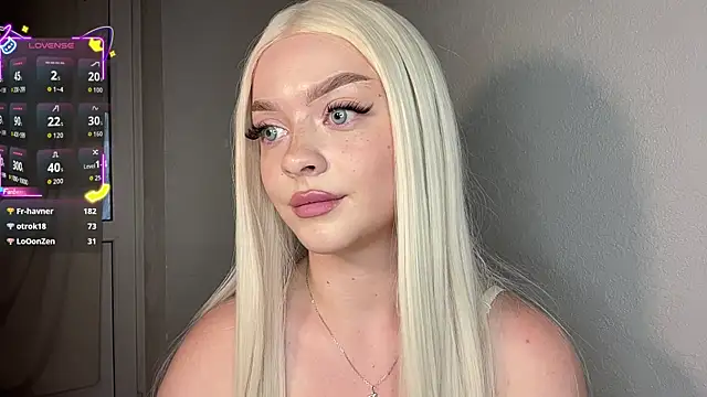 ElsaJeanX online show from July 28, 4:39 pm