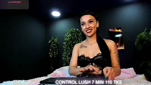 Scarlett  Moon2 online show from July 28, 8:01 pm