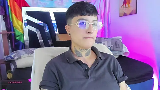 abby thompson     online show from July 14, 2:01 am