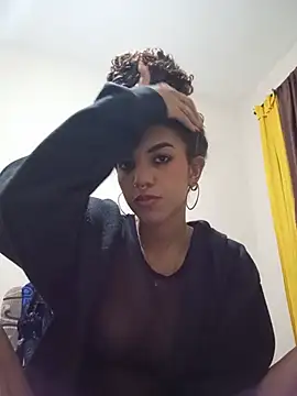 JadeSolari online show from July 24, 3:15 am