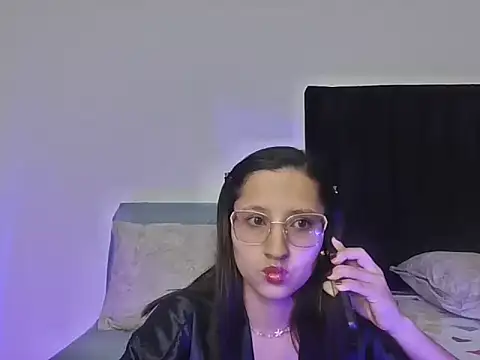 JustVeroo online show from July 28, 1:14 am