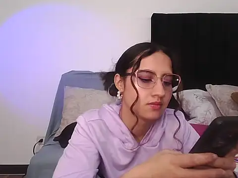 JustVeroo online show from July 12, 4:02 am