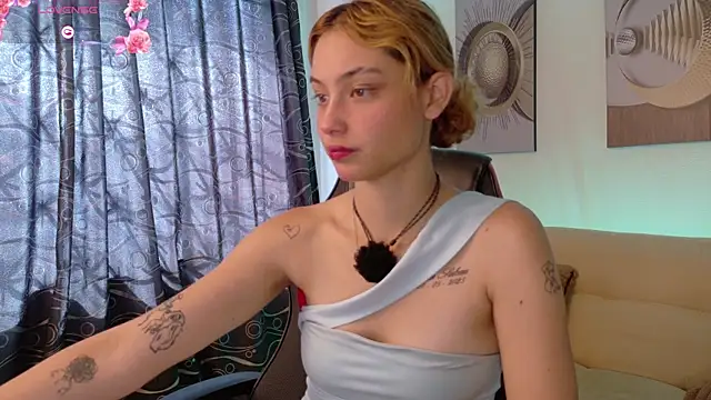 charlotte rioz online show from July 28, 2:13 pm