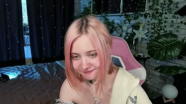 Miiu miiu online show from July 25, 2:18 am