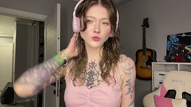OopsieBaby online show from July 14, 4:11 pm