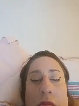 Mannibee online show from July 7, 8:11 pm