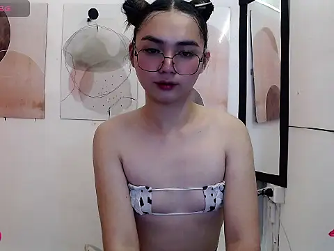 EtherealRae online show from July 20, 4:41 pm