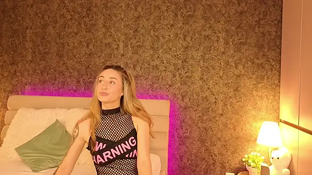 ChloeBelleX online show from August 7, 8:27 pm