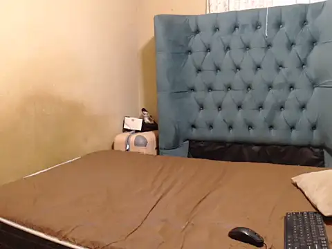 VixenBaddieX online show from July 14, 3:00 am