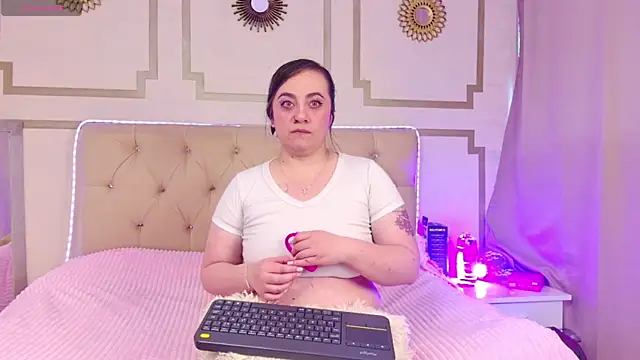 celesteebluee online show from July 23, 12:35 pm