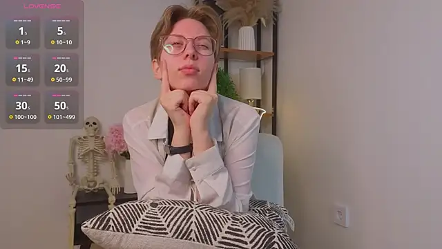 JulietaSthole online show from July 15, 1:32 am