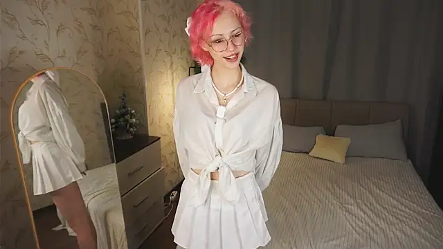 ErmelindaRottner online show from July 24, 6:33 am
