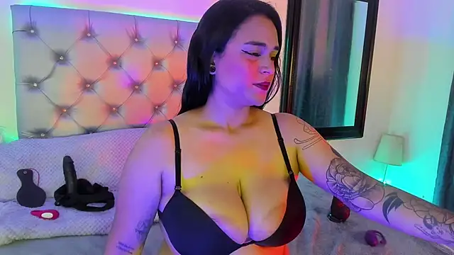 luciirosee online show from July 20, 6:52 pm