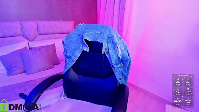 miaparker25 online show from July 21, 7:36 pm