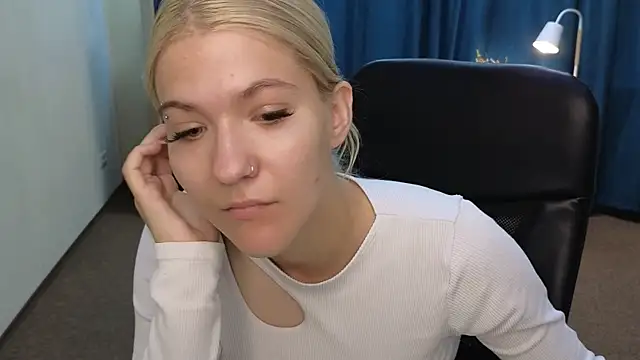 CammyYoula online show from July 10, 4:24 am