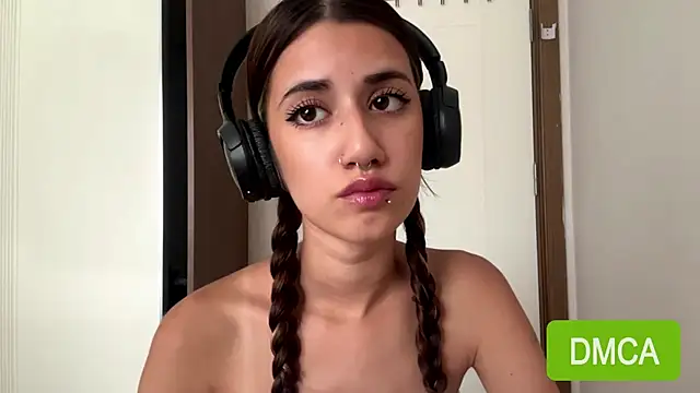 JuliaPierce online show from July 25, 2:24 pm