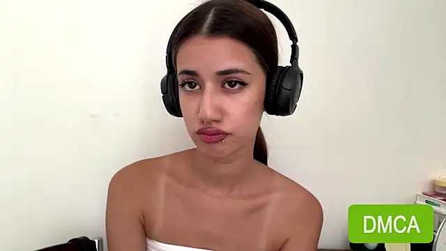 JuliaPierce online show from July 29, 1:22 pm