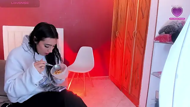 Victoriaonfire online show from July 28, 6:20 pm