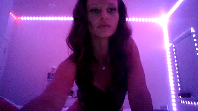 LuciousItaliaaa online show from July 10, 4:46 am