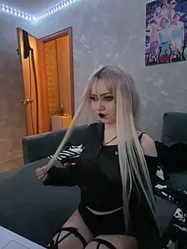 Sindy-Lou online show from July 9, 9:28 pm