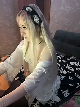 Sindy-Lou online show from July 21, 8:09 pm