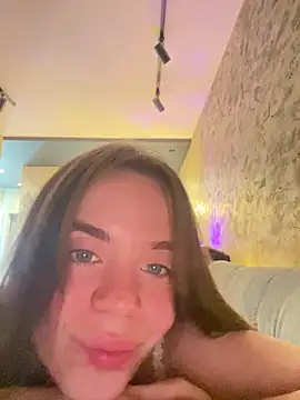 19 PetiteEilish 97 online show from July 27, 8:39 pm
