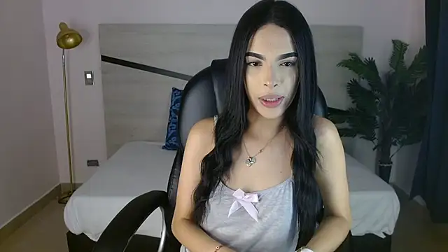 valery restrepo online show from July 29, 8:20 pm